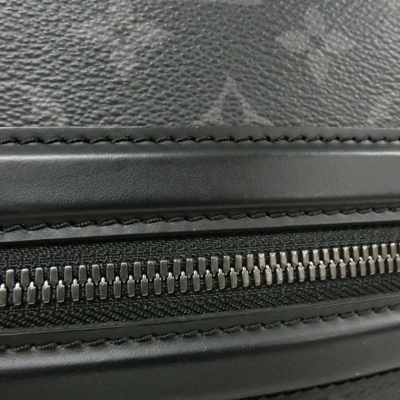 LOUIS VUITTON Eclipse M44223 Shoulder Monogram 5