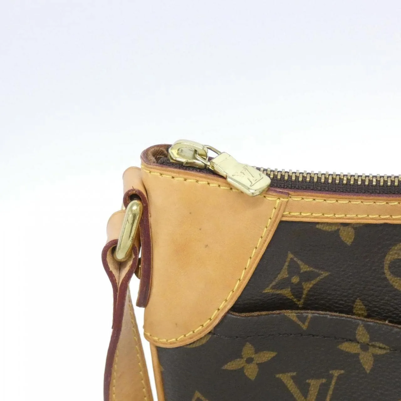 LOUIS VUITTON Odéon M56390 Shoulder Monogram 5