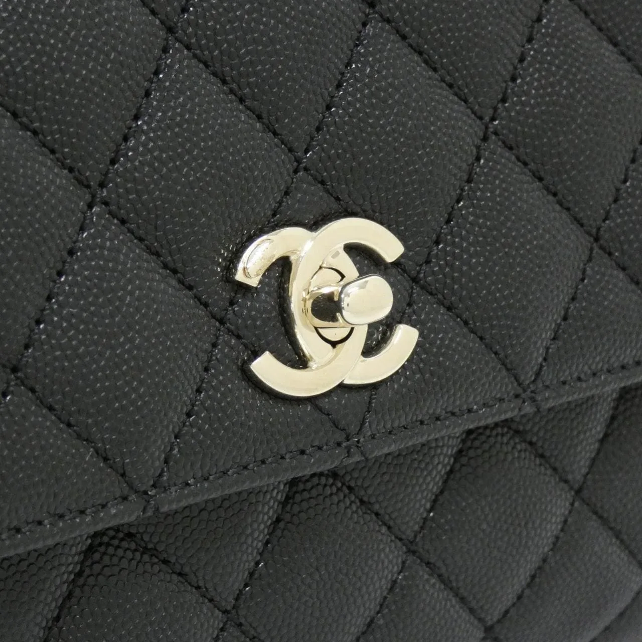 CHANEL Matelasse 92990 Handbag Grained Calfskin 4