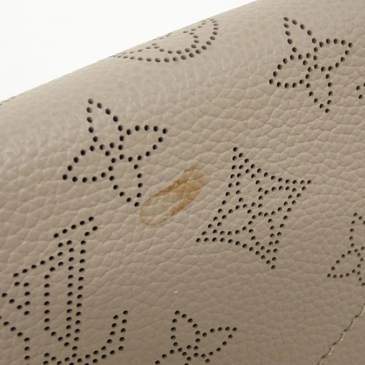 LOUIS VUITTON Mahina M57201 肩背包 3