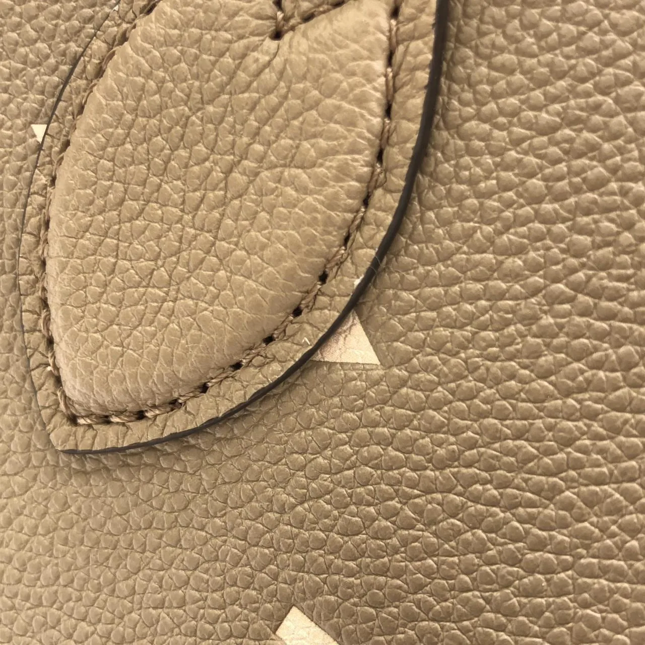 LOUIS VUITTON OnTheGo M45779 Handbag Monogram 3