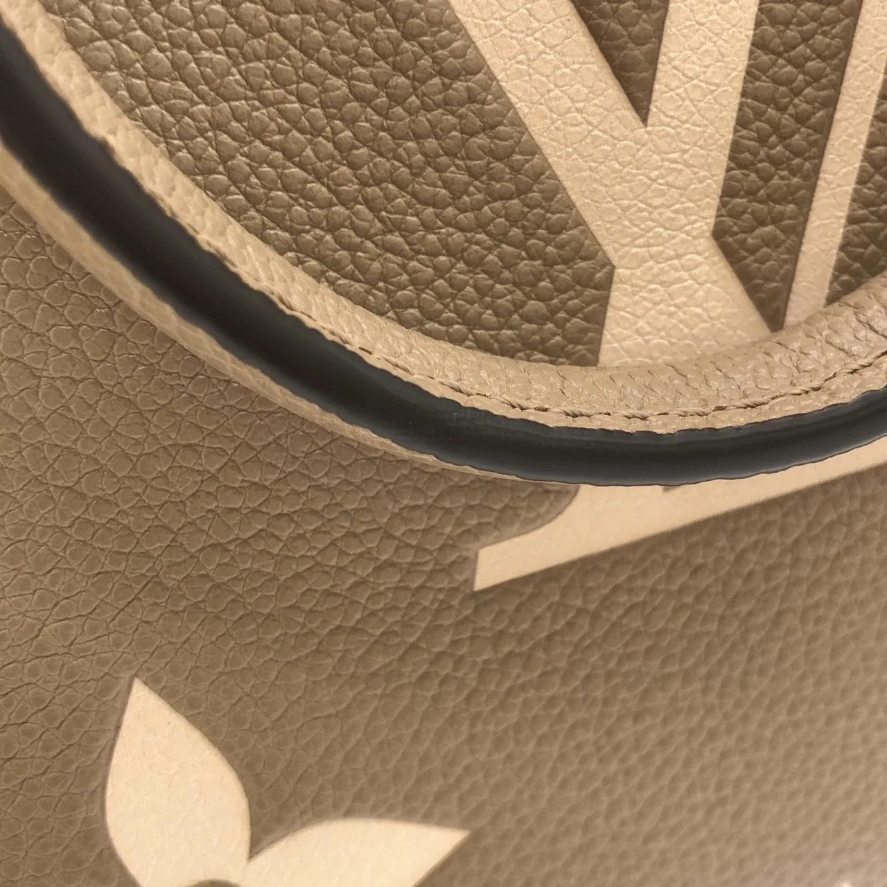 LOUIS VUITTON OnTheGo M45779 Handbag Monogram 5