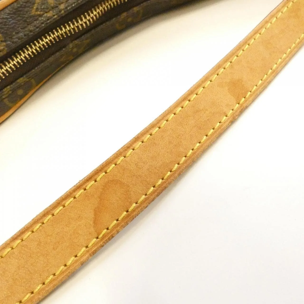 LOUIS VUITTON Pochette M51510 Shoulder Monogram 黑色 Monogram 中古品B - 縮圖 4