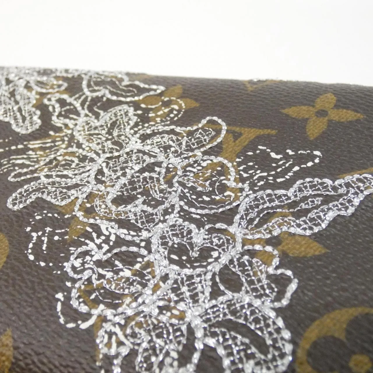 LOUIS VUITTON Pochette M95390 Wallet Monogram Silver Monogram Rank A - Thumbnail 3