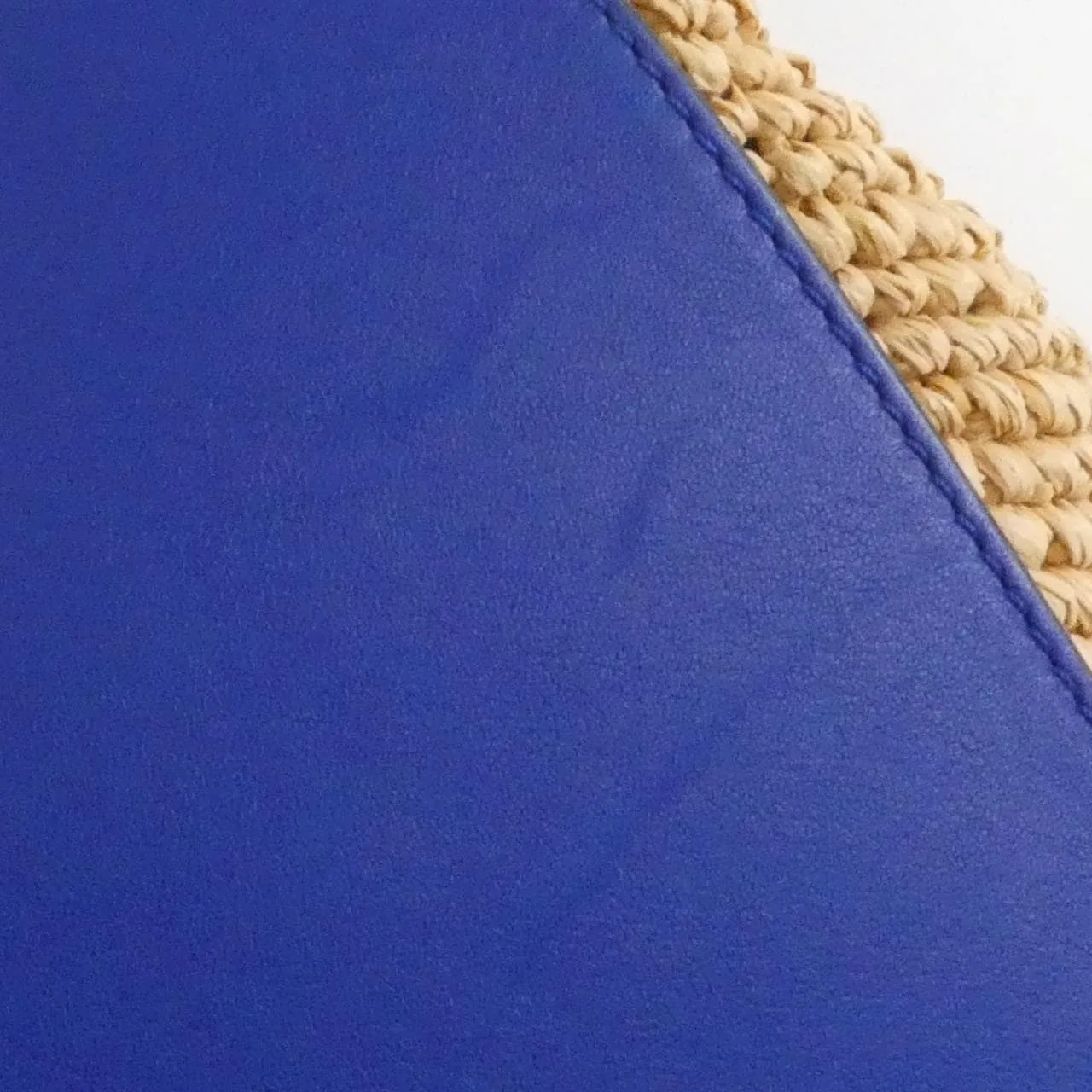 LOEWE Hammock 330 33 V06 Shoulder 5