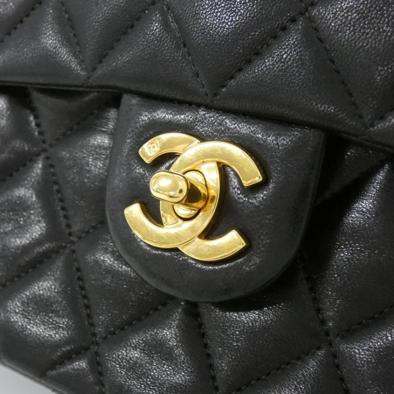 CHANEL Matelasse 1115 肩背包 羊皮 4
