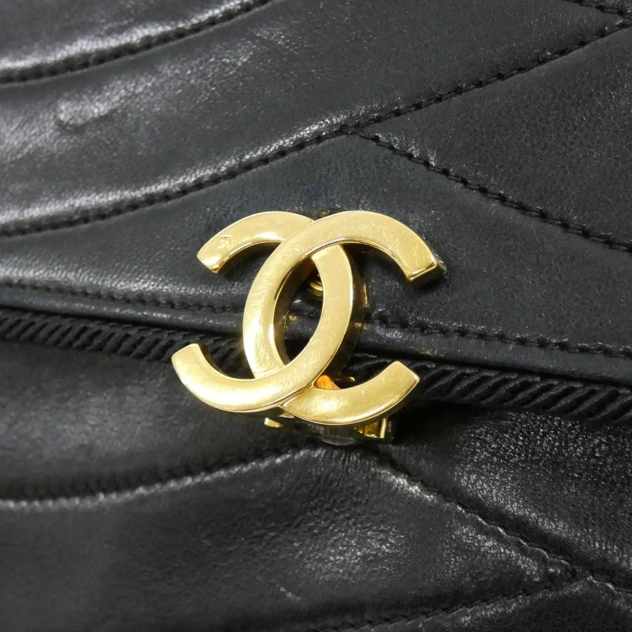 CHANEL Shoulder Lambskin 4