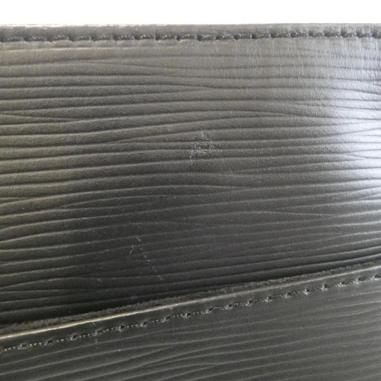 LOUIS VUITTON Christopher M58834 肩背包 Epi 4
