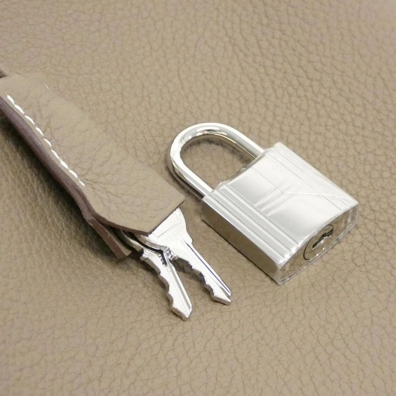 HERMES 083589CK Shoulder Togo 4
