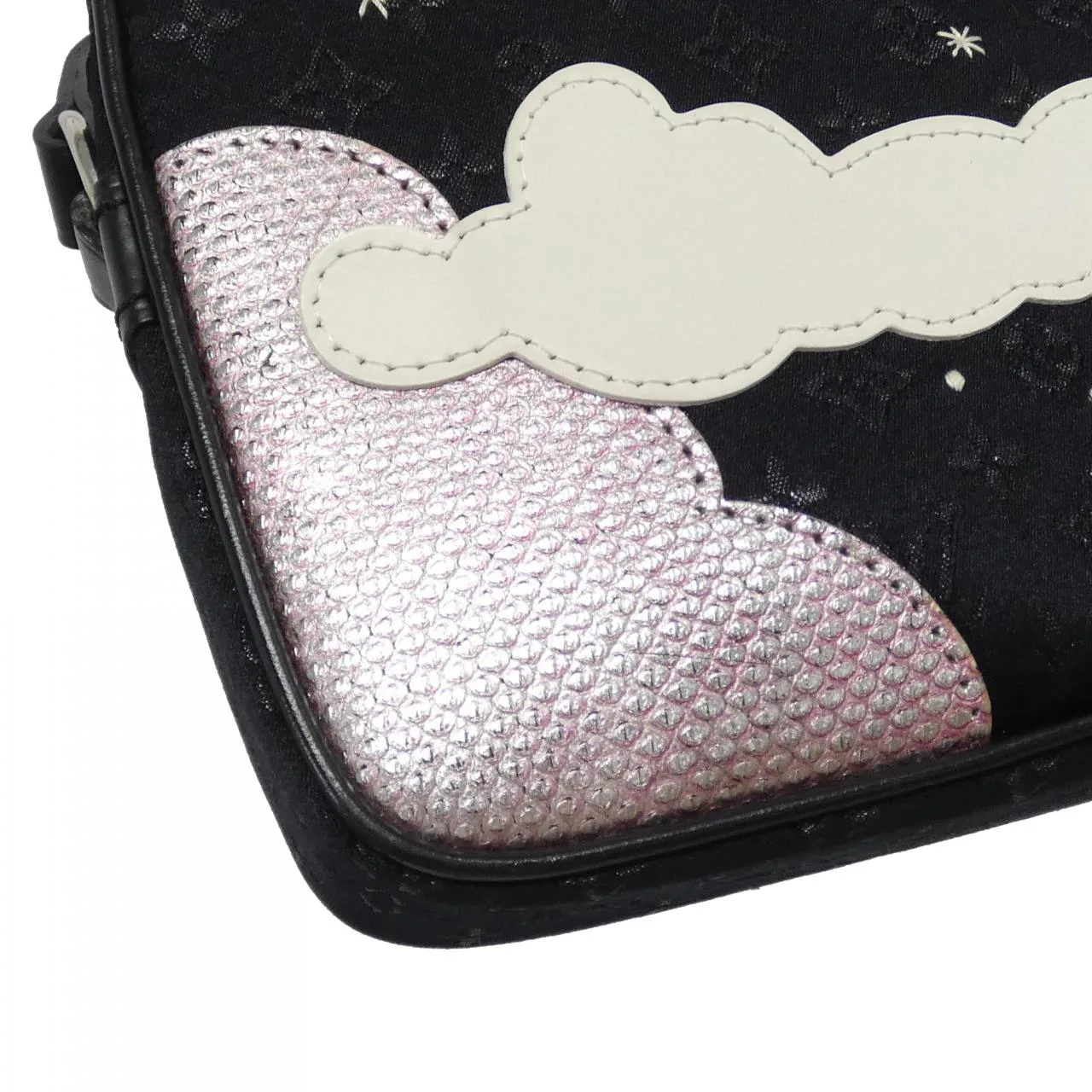 LOUIS VUITTON Pochette M92275 小斜揹包 緞面 5