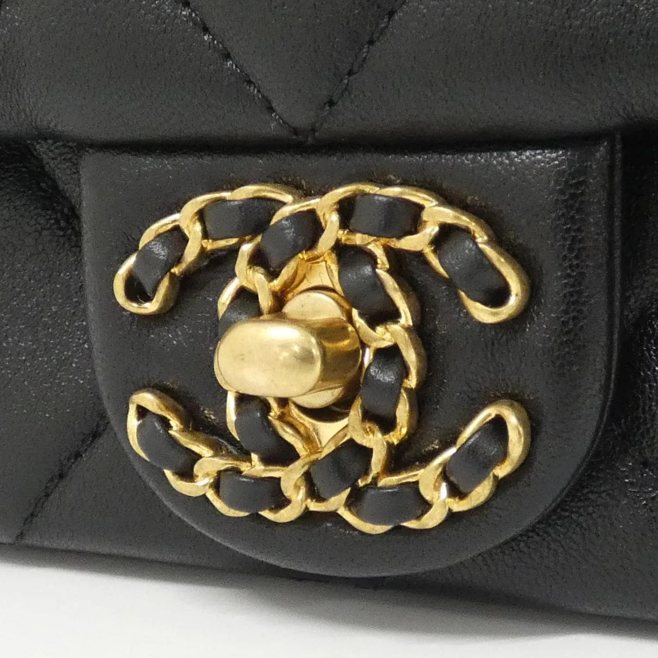 CHANEL AS5004 肩背包 羊皮 4