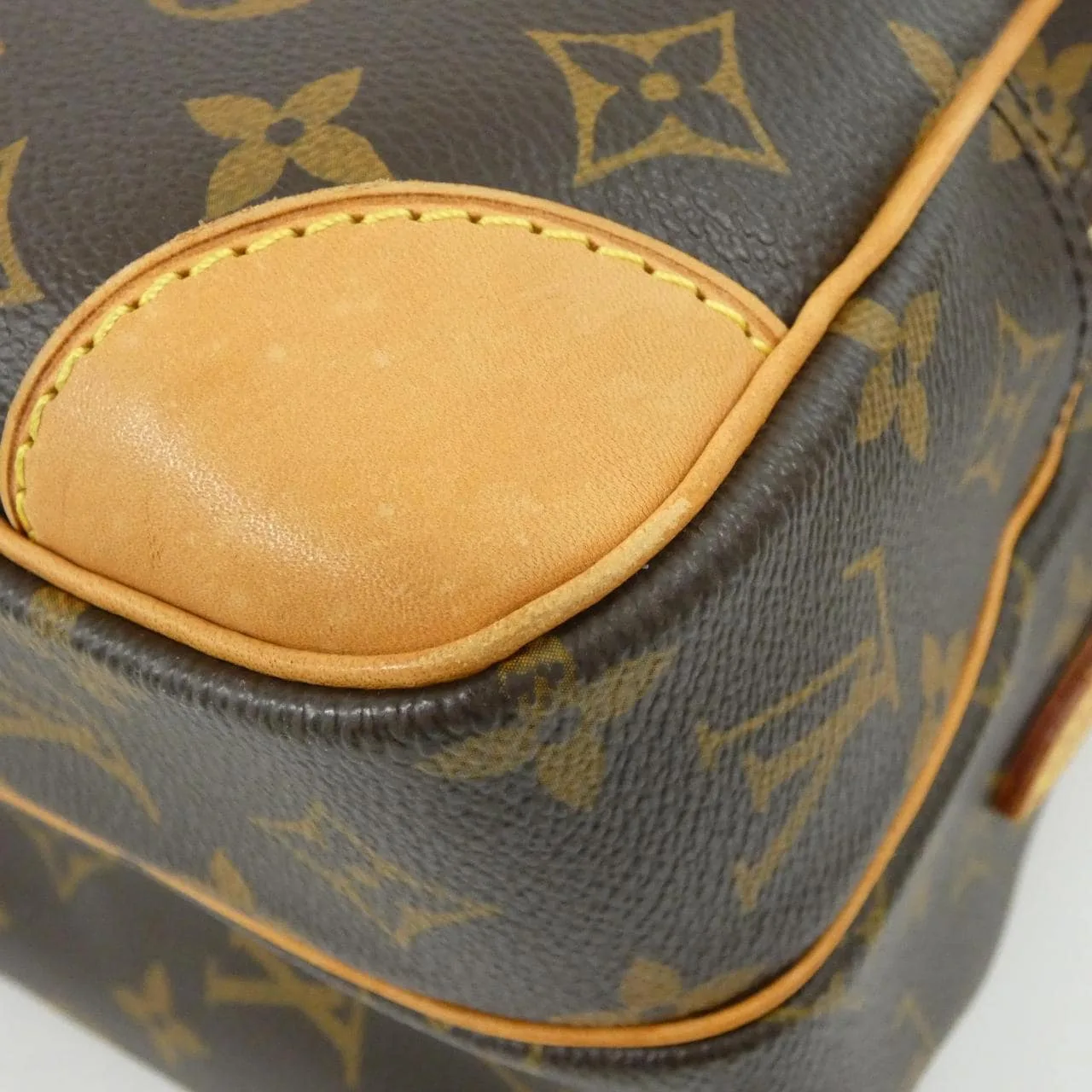 LOUIS VUITTON Nile M45244 Shoulder Monogram 3
