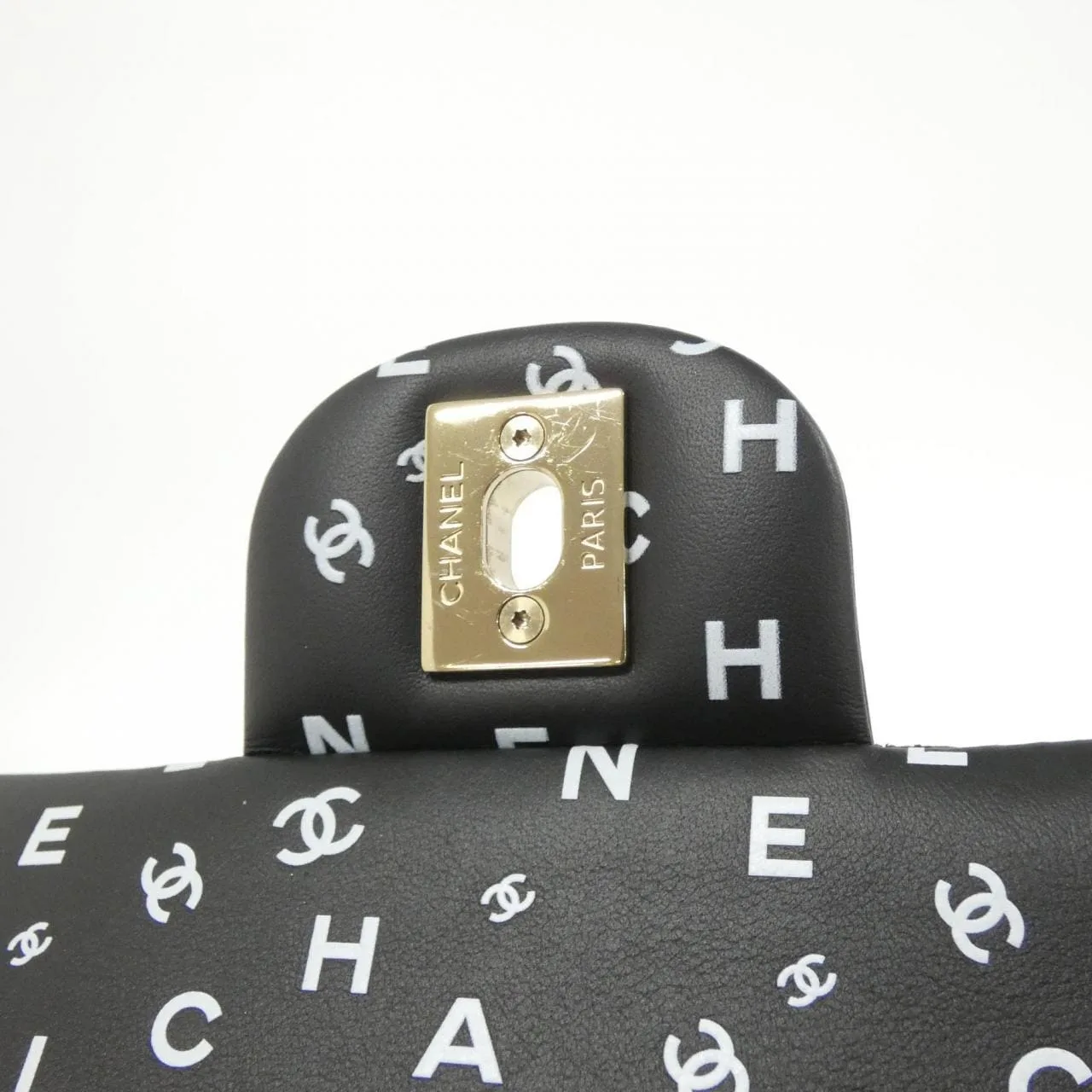 CHANEL Matelasse 1113 Shoulder Lambskin 4