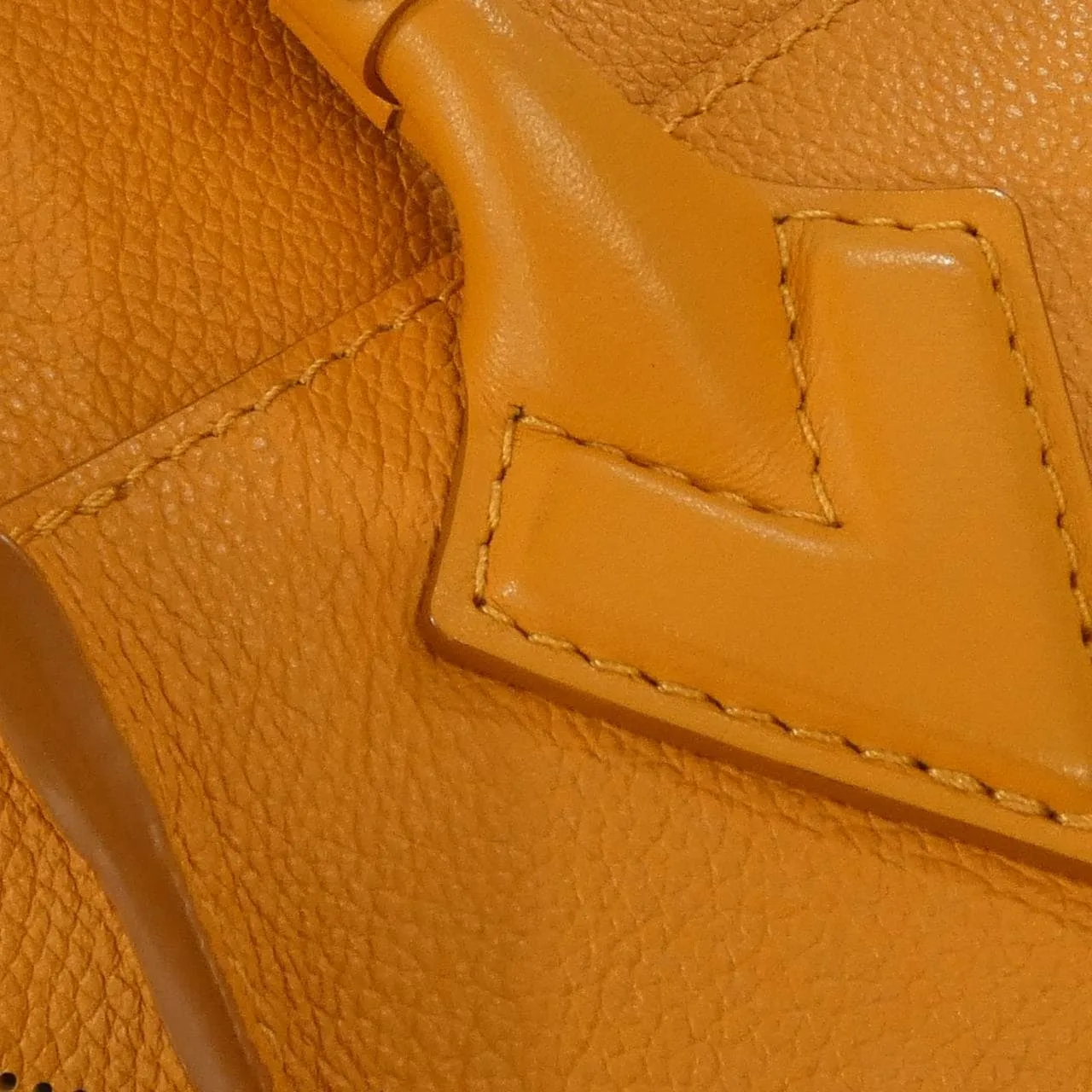 LOUIS VUITTON M57730 手提包 4