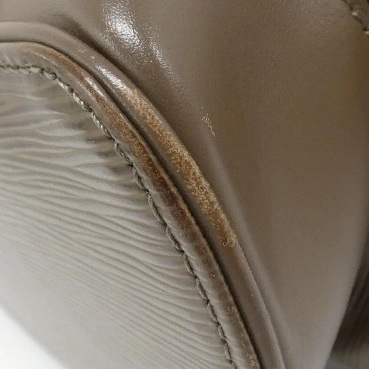 LOUIS VUITTON Christopher M50160 背包 Epi 3