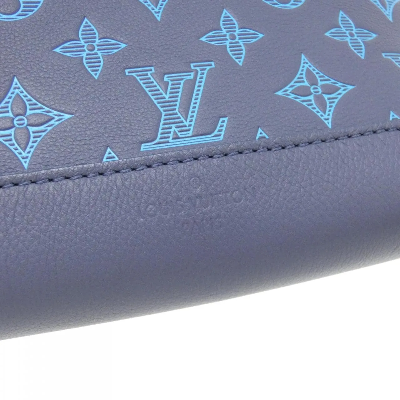 LOUIS VUITTON M46562 肩背包 Monogram 4