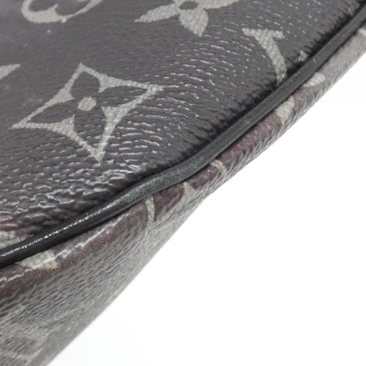 LOUIS VUITTON Discovery M44444 Shoulder Monogram 3