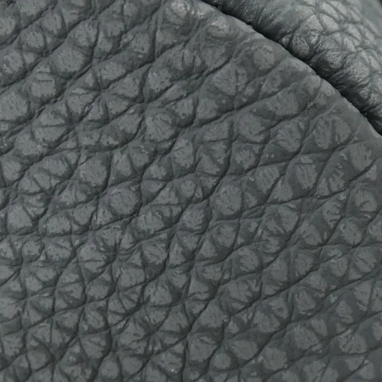 LOUIS VUITTON M81572 Pouch 3