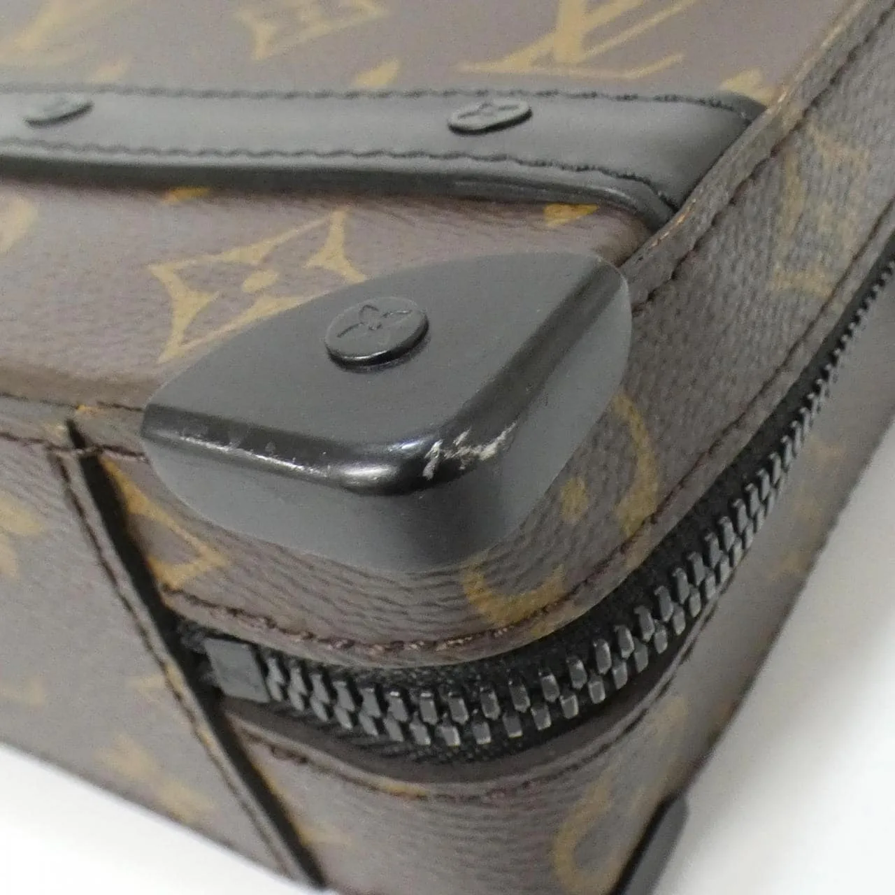 LOUIS VUITTON Soft Trunk M45935 肩背包 Monogram 3