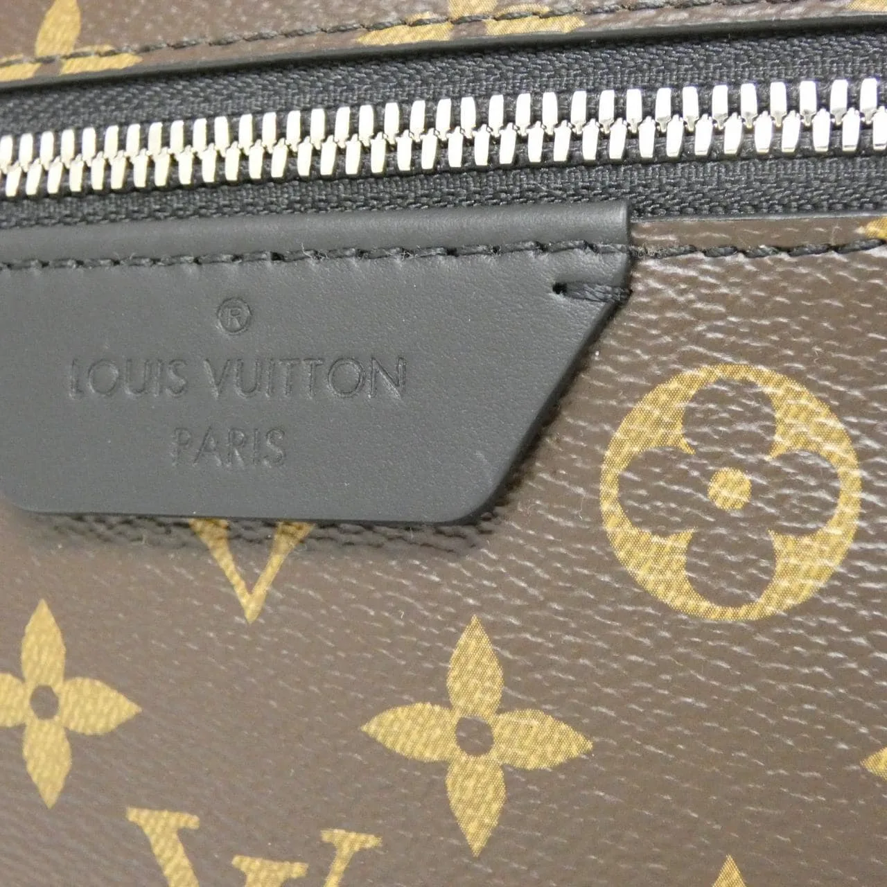 LOUIS VUITTON Discovery M46684 背包 Monogram 4
