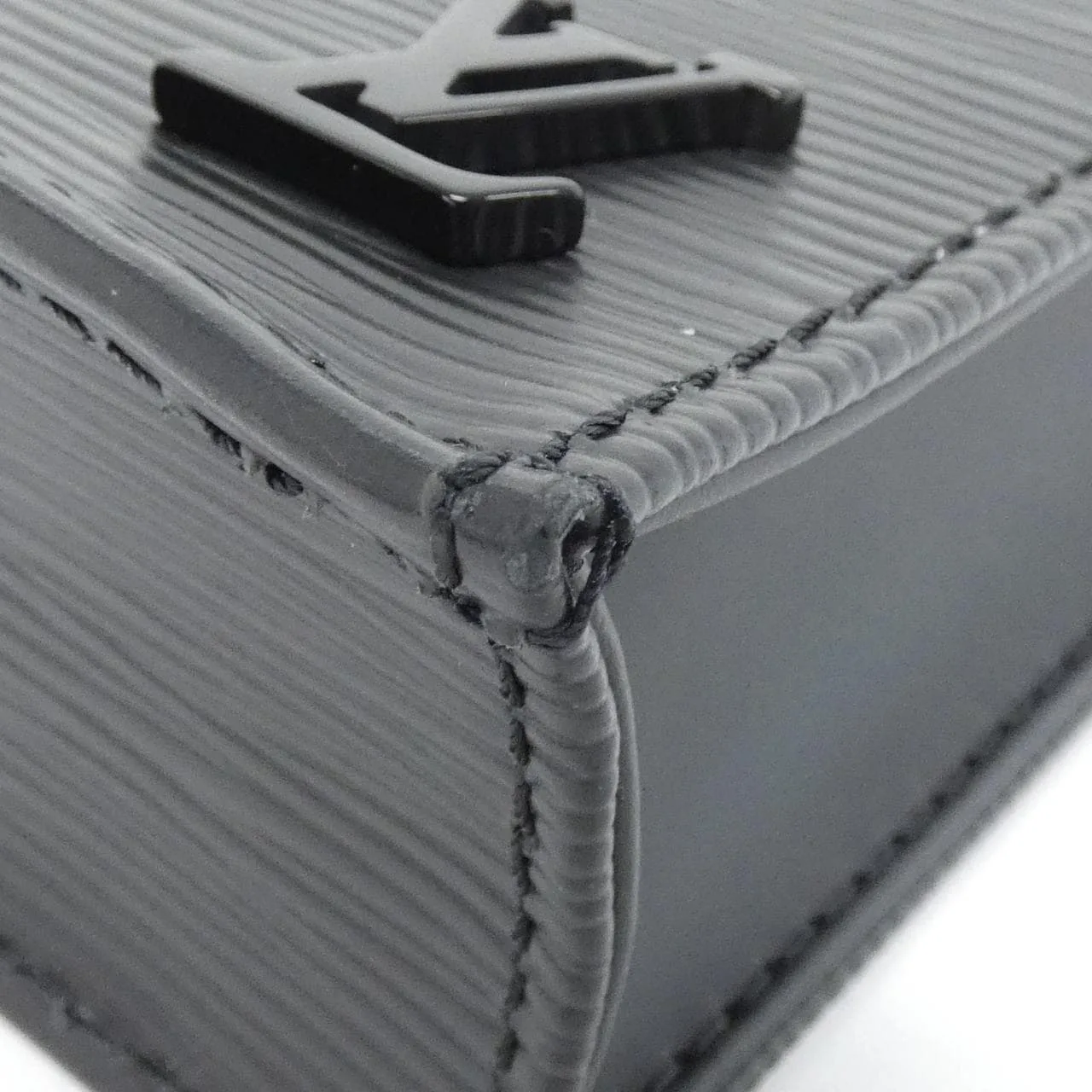 LOUIS VUITTON M69441 Handbag Epi 3