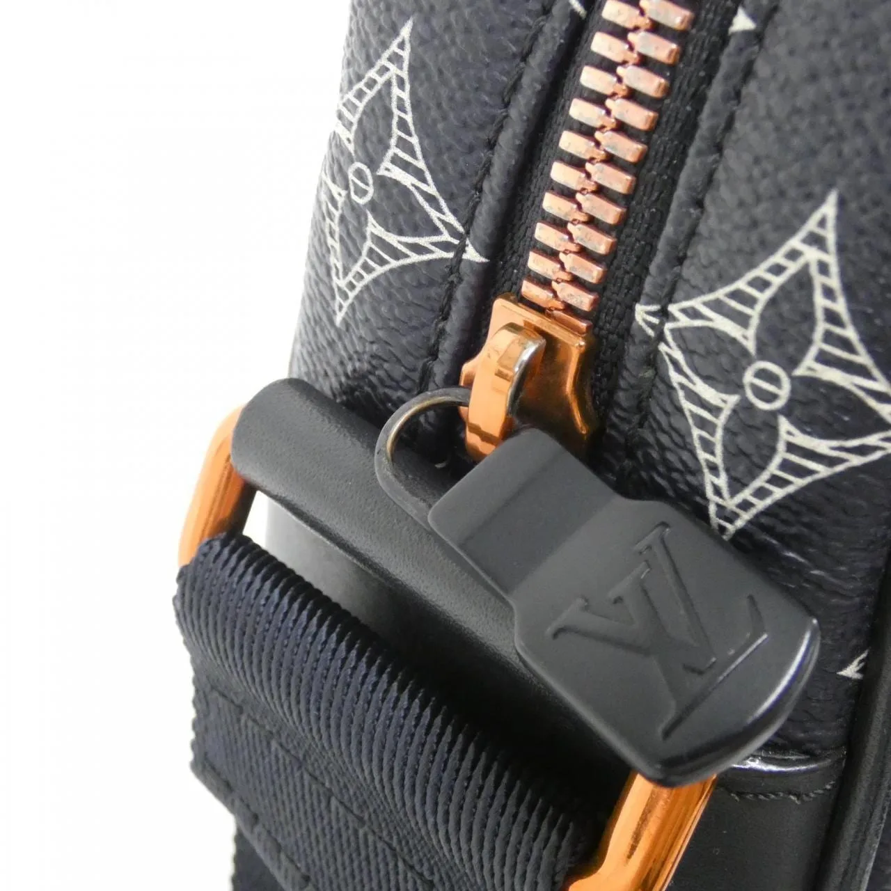 LOUIS VUITTON M43678 Shoulder Monogram 4