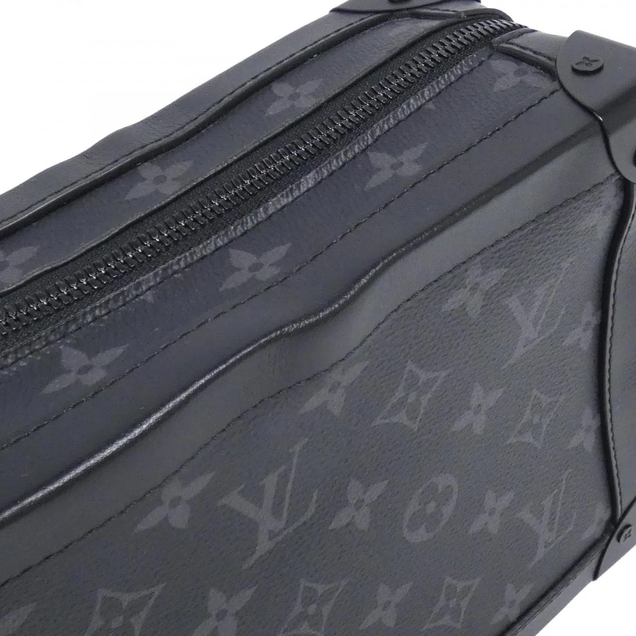 LOUIS VUITTON Soft Trunk M44730 Shoulder Monogram 3
