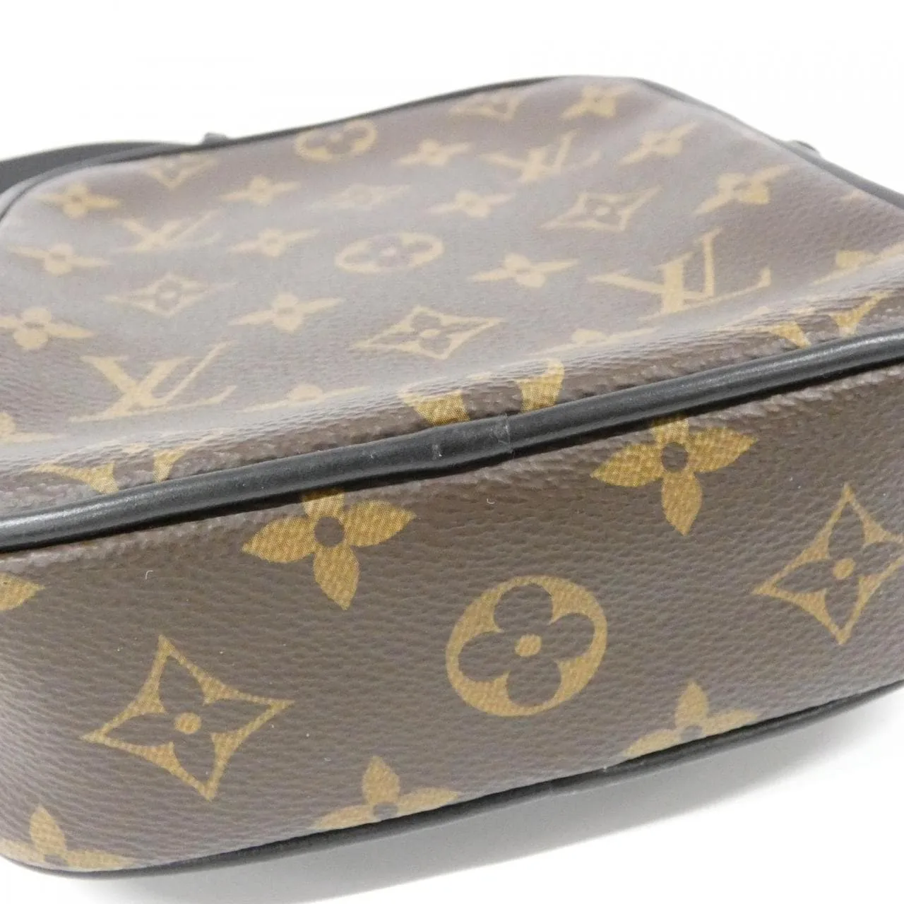 LOUIS VUITTON Christopher M69404 Shoulder Monogram 3