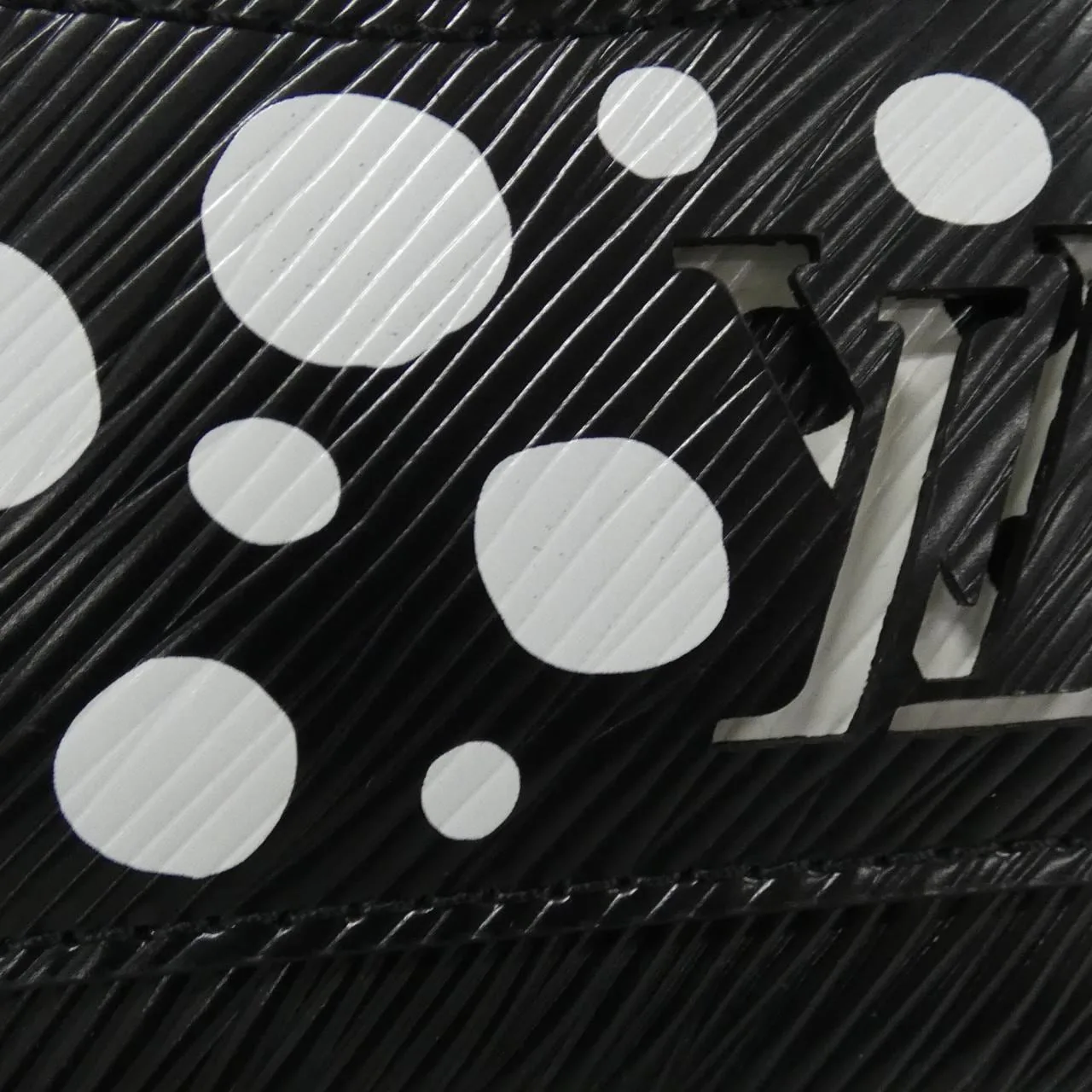 LOUIS VUITTON M21703 肩背包 Epi 4