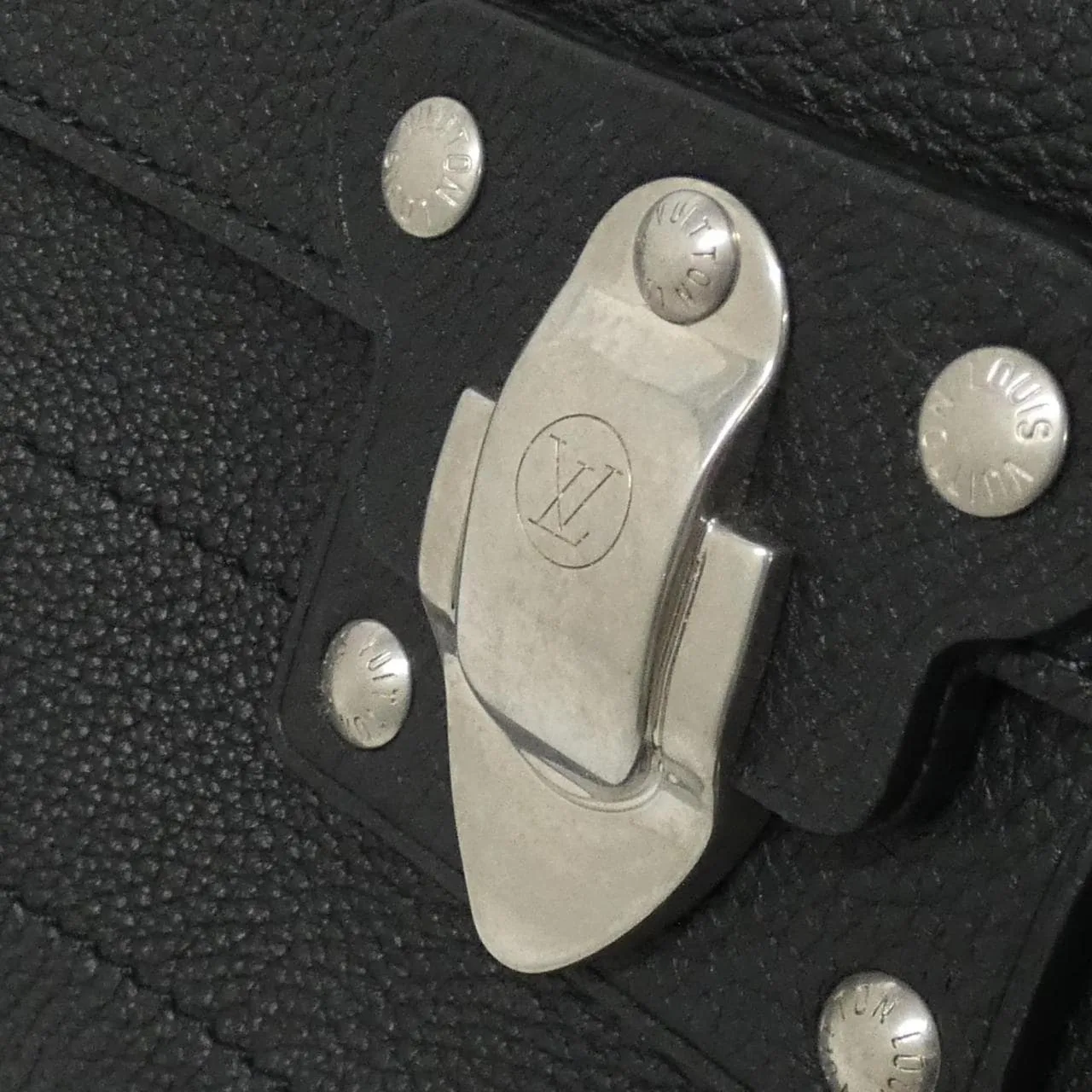 LOUIS VUITTON M11615 肩背包 5