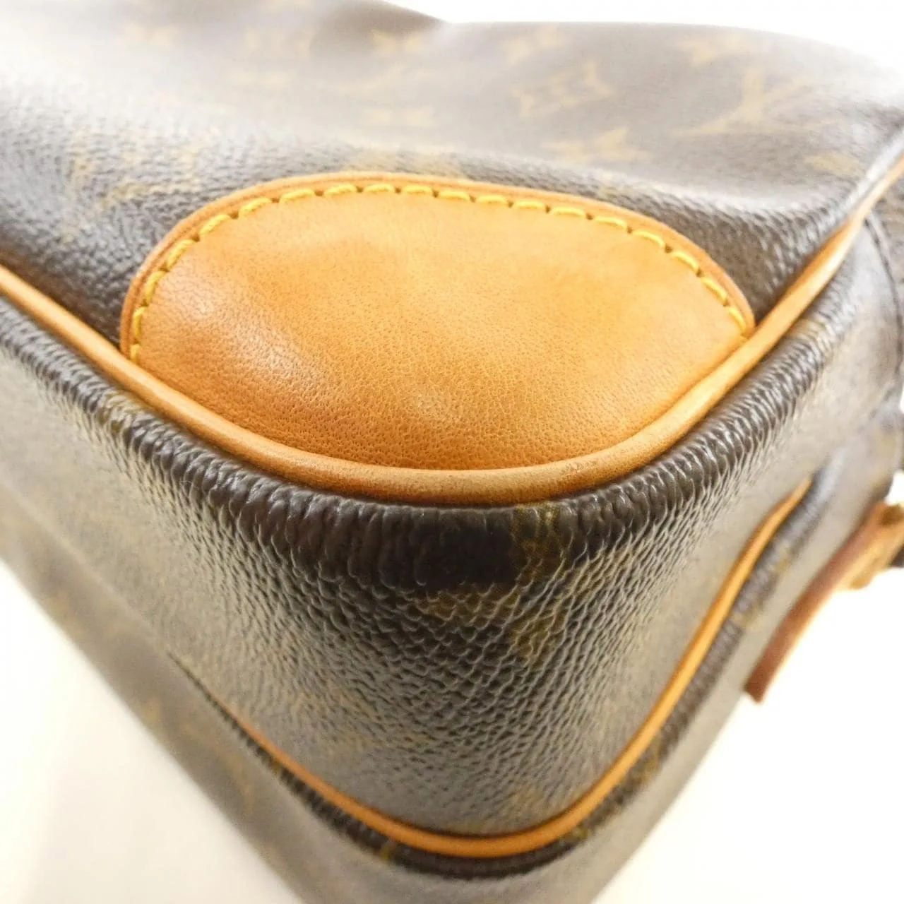 LOUIS VUITTON Nile M45244 Shoulder Monogram 3