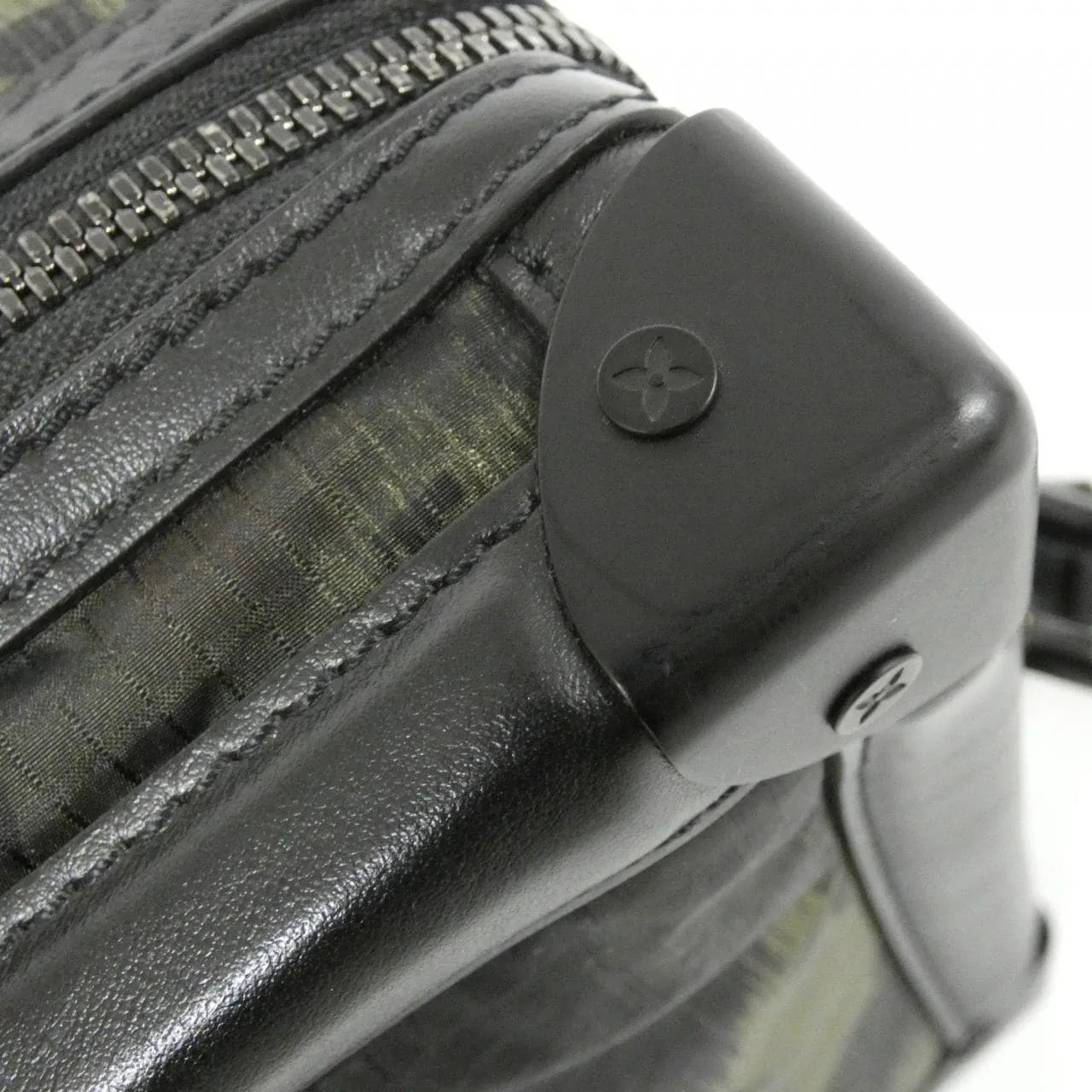 LOUIS VUITTON Soft Trunk M56428 Shoulder Monogram 5