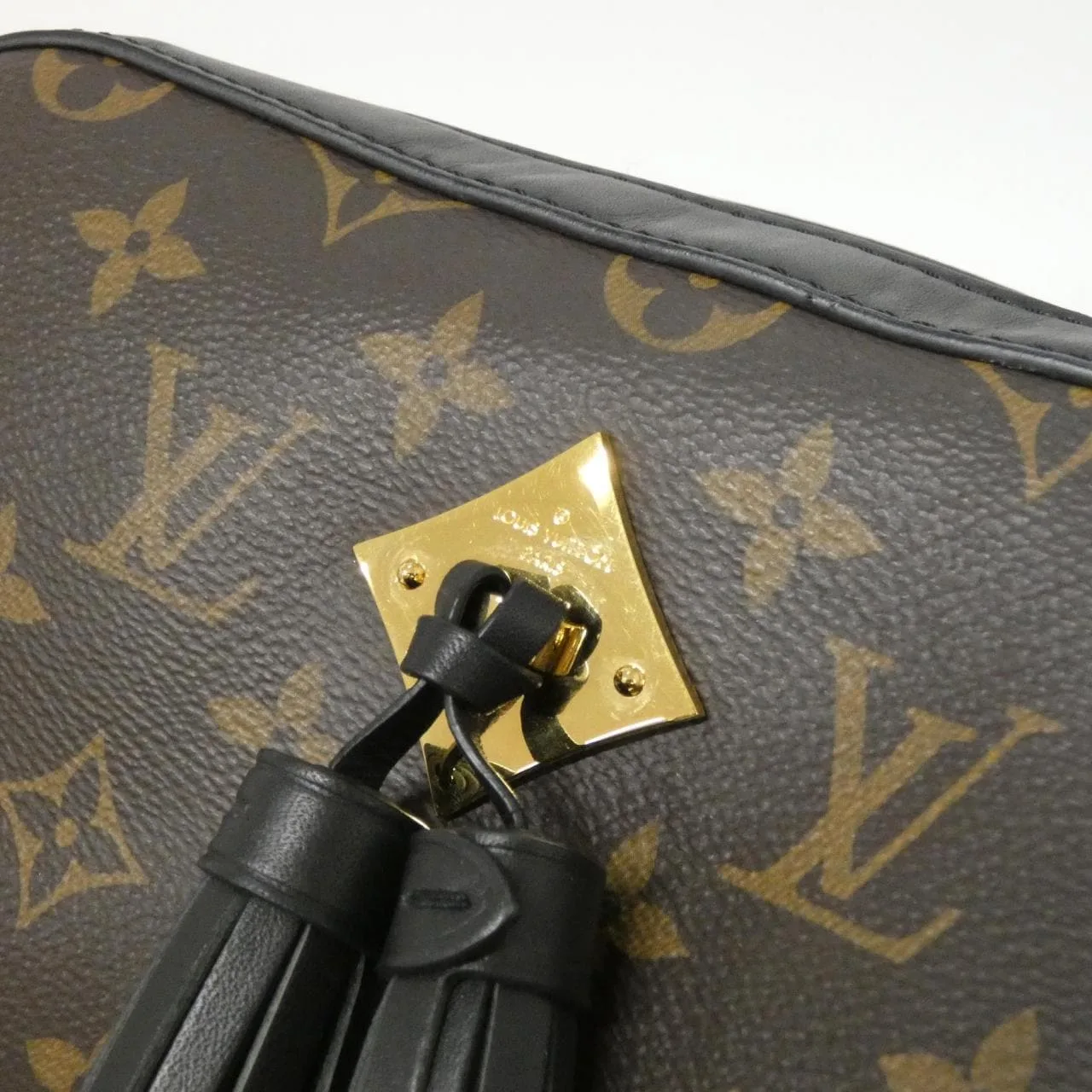 LOUIS VUITTON M43555 肩背包 Monogram 4
