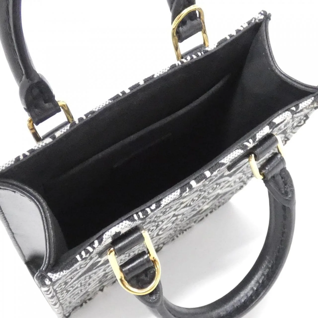 LOUIS VUITTON M80484 Handbag 4