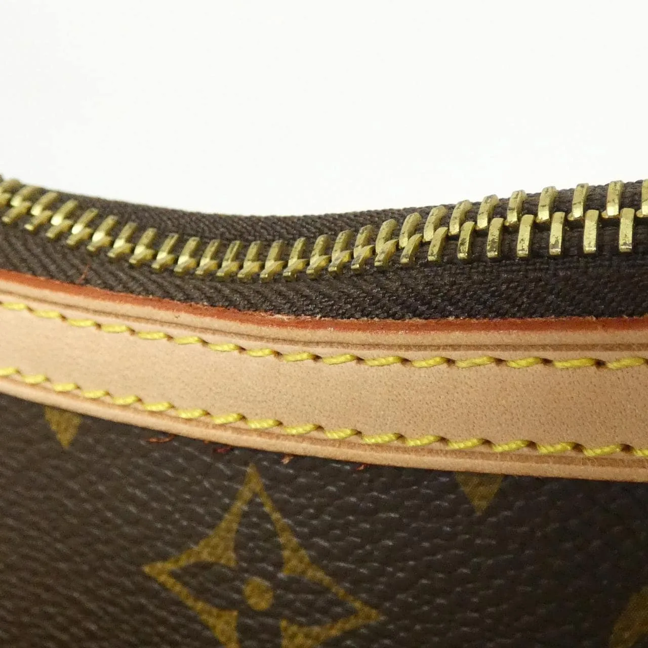 LOUIS VUITTON Odéon M56390 Shoulder Monogram 5