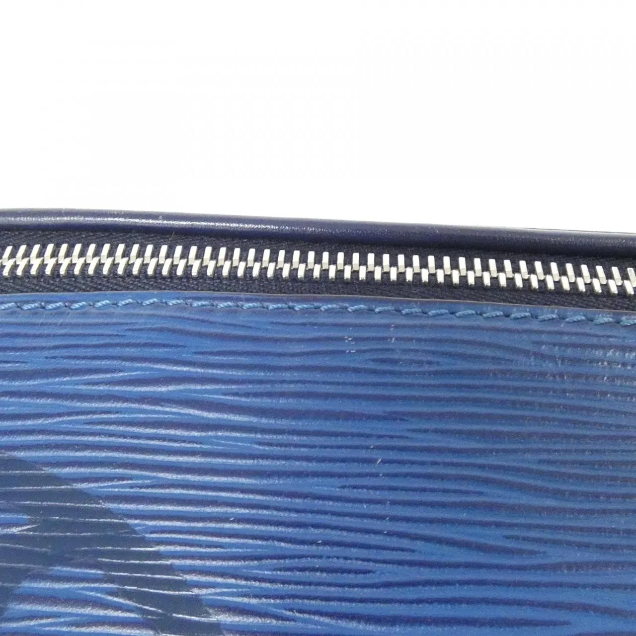 LOUIS VUITTON Bum Bag M53301 肩背包 Epi 4