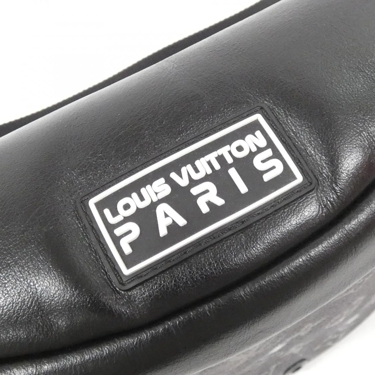LOUIS VUITTON Discovery M44444 Shoulder Monogram 4