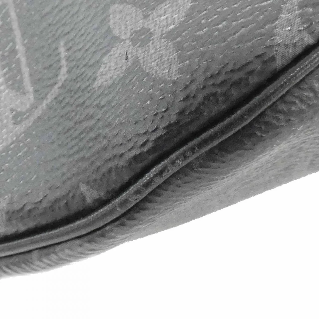 LOUIS VUITTON Discovery M44336 Shoulder Monogram 3