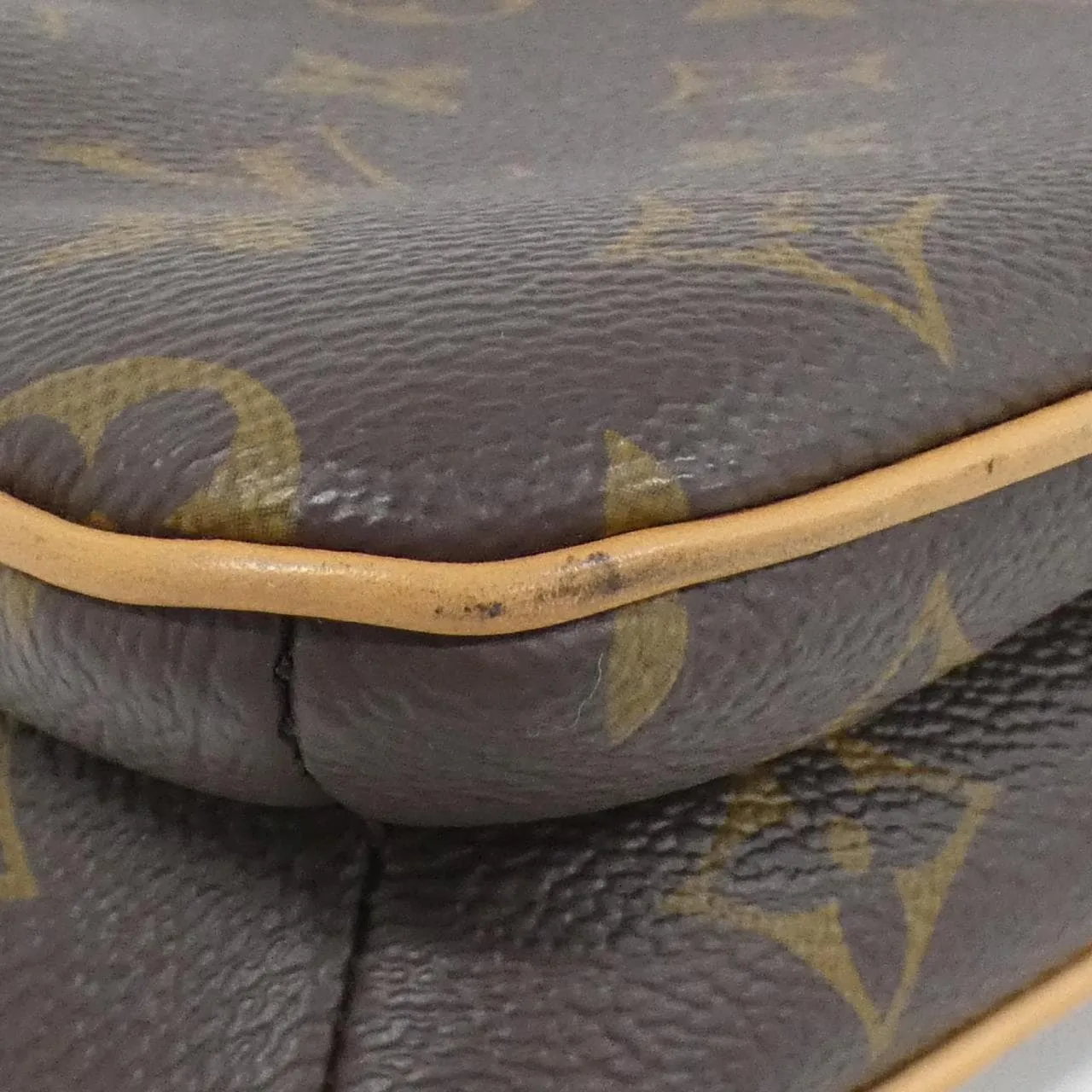 LOUIS VUITTON Pochette M83008 肩背包 Monogram 3