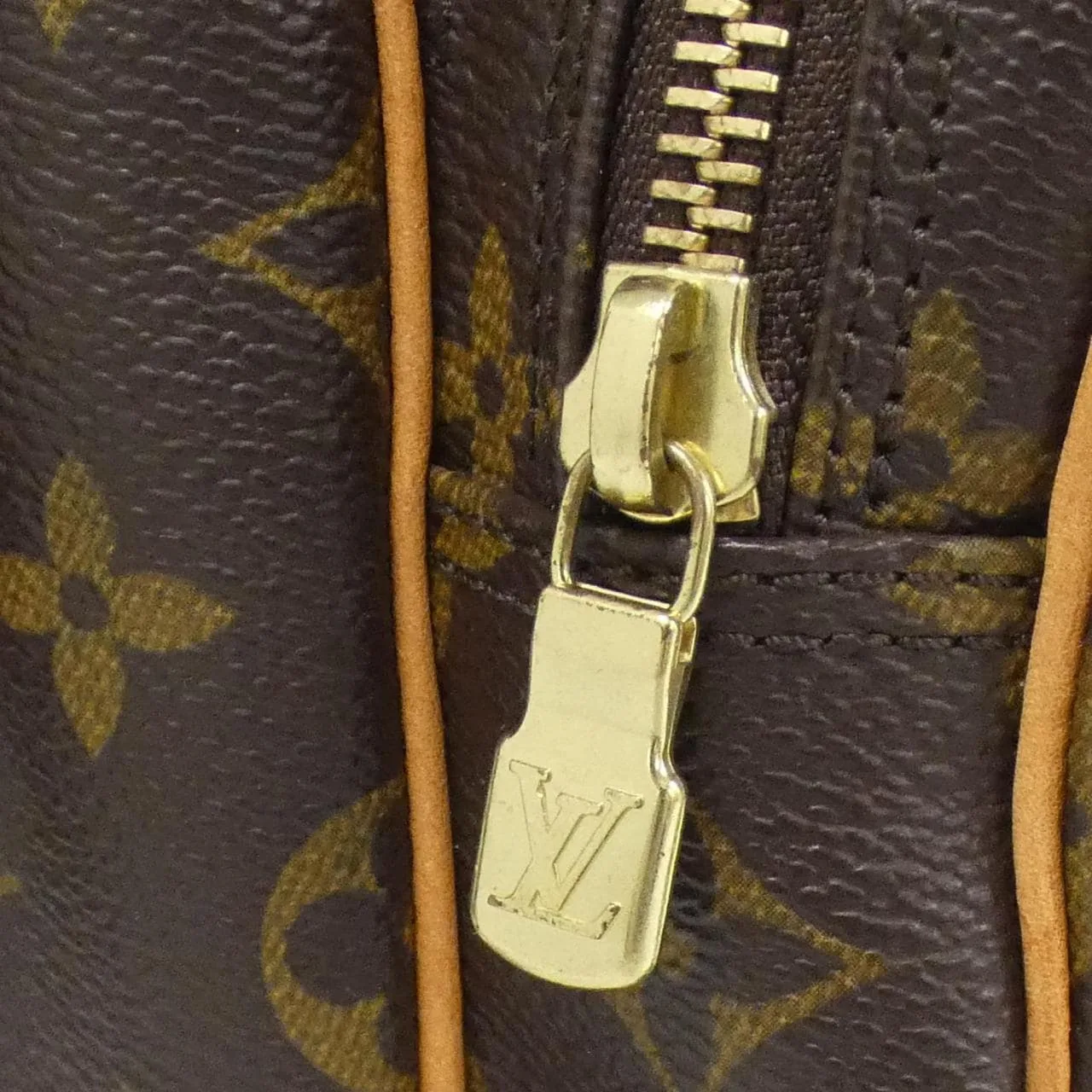 LOUIS VUITTON Nile M45244 Shoulder Monogram 4
