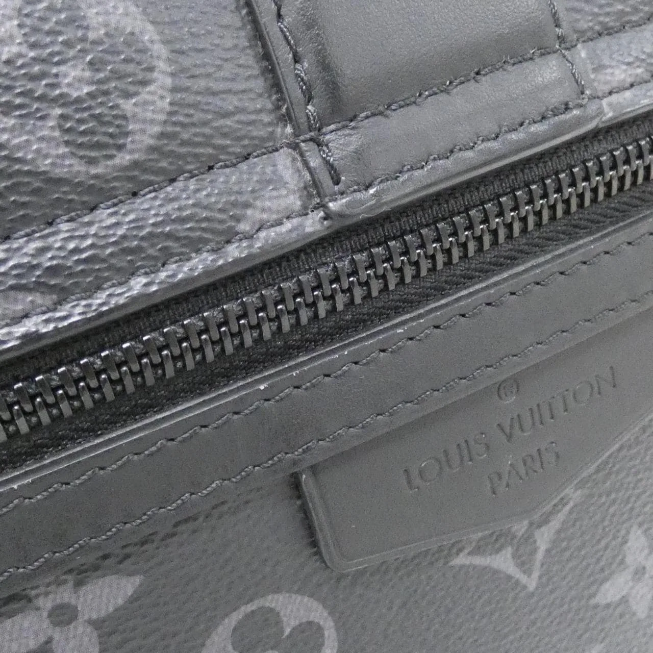 LOUIS VUITTON Eclipse M46794 肩背包 Monogram 4