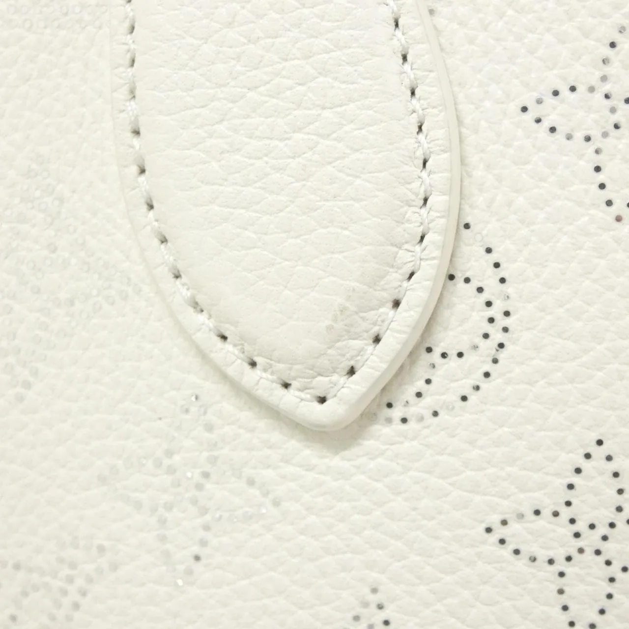 LOUIS VUITTON Mahina M11842 Handbag 5