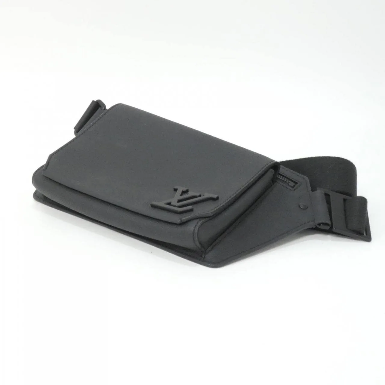LOUIS VUITTON M57081 Shoulder Lambskin 3