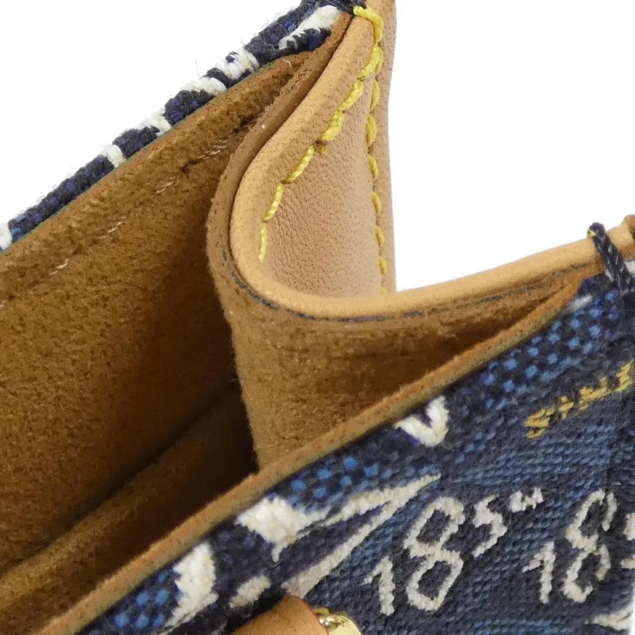 LOUIS VUITTON M80288 Handbag 4