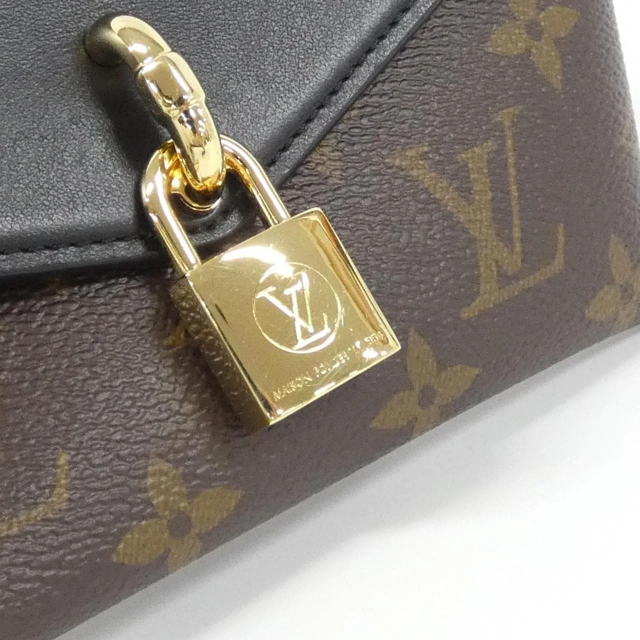LOUIS VUITTON M80559 肩背包 Monogram 4
