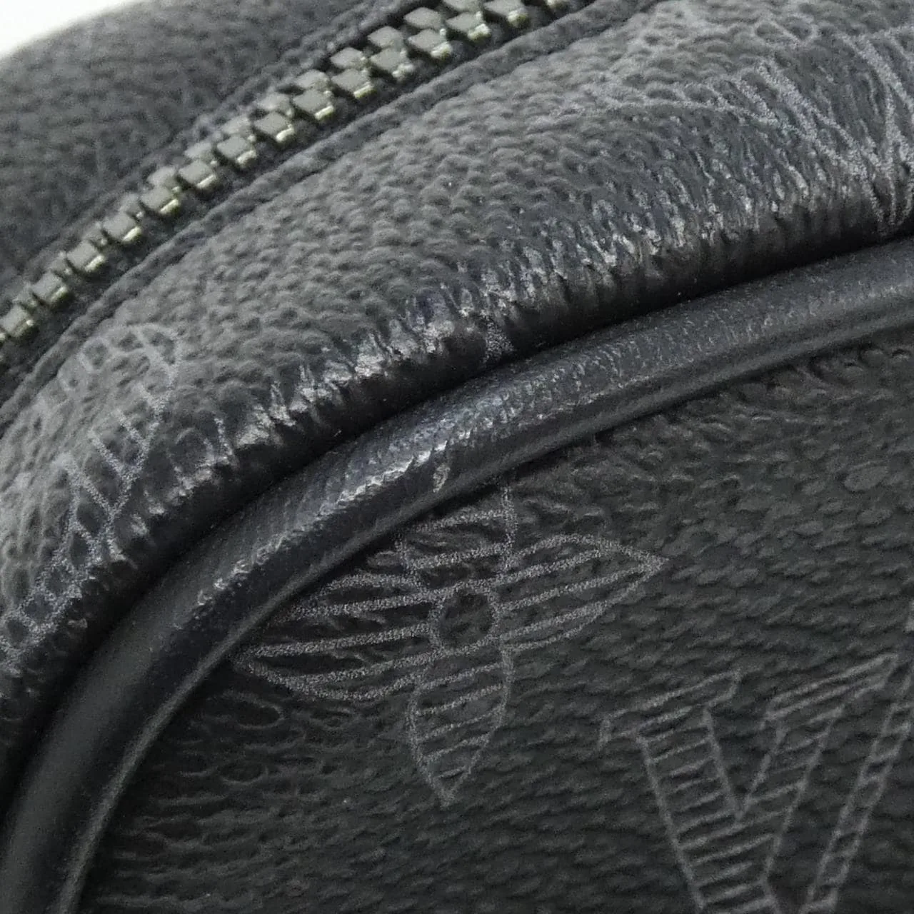 LOUIS VUITTON Eclipse M43677 肩背包 Monogram 4