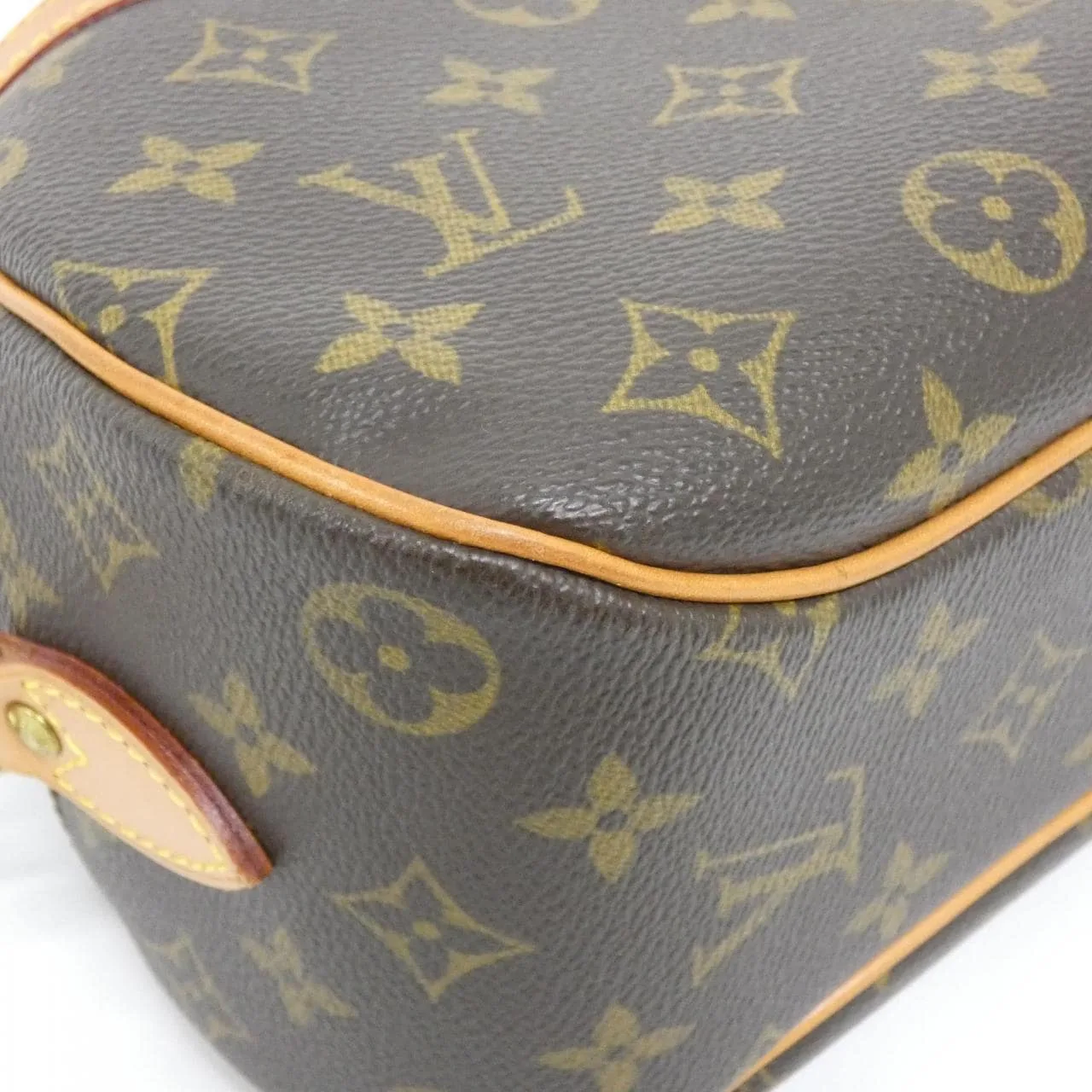 LOUIS VUITTON Blois M51221 Shoulder Monogram 2