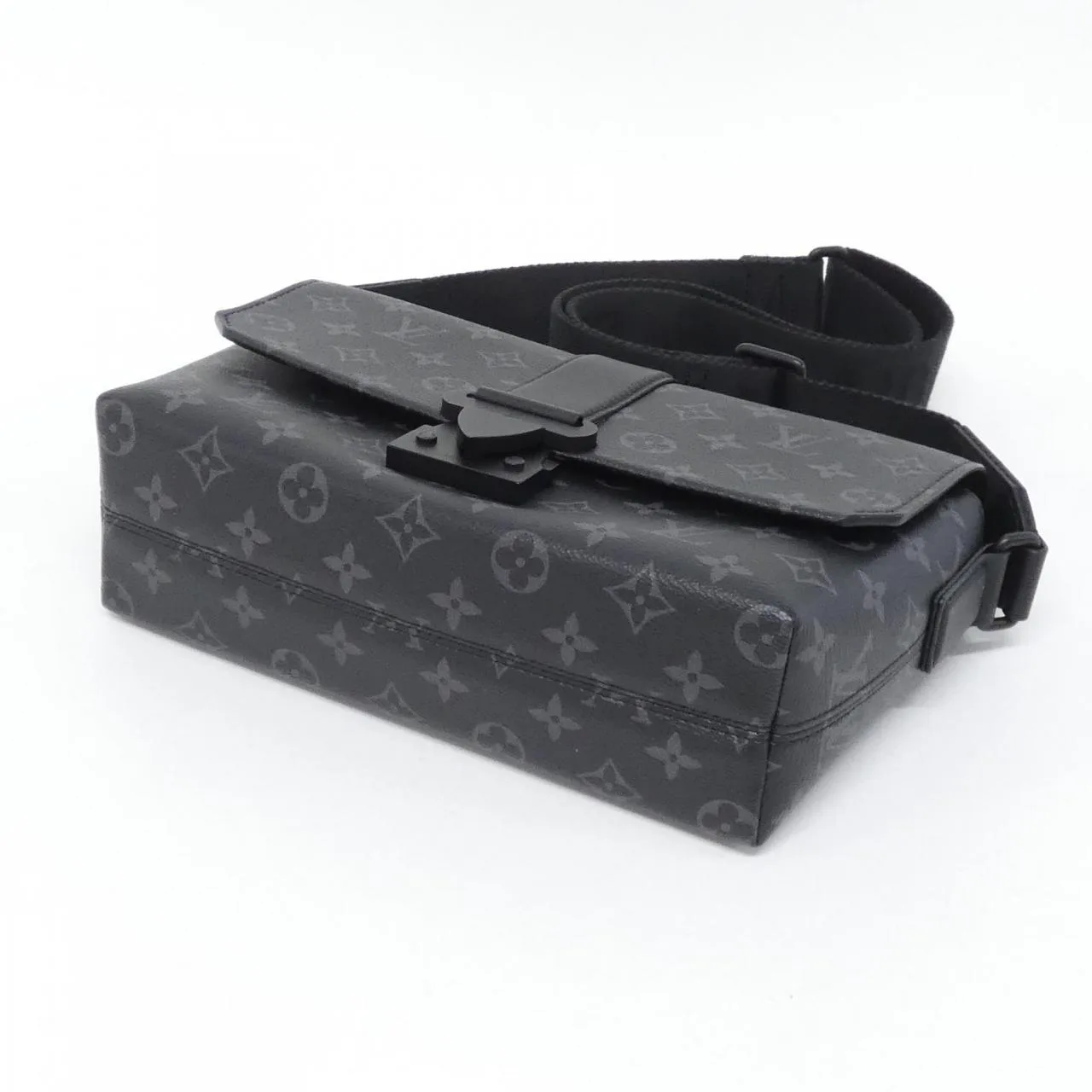 LOUIS VUITTON Eclipse M46794 肩背包 Monogram 3