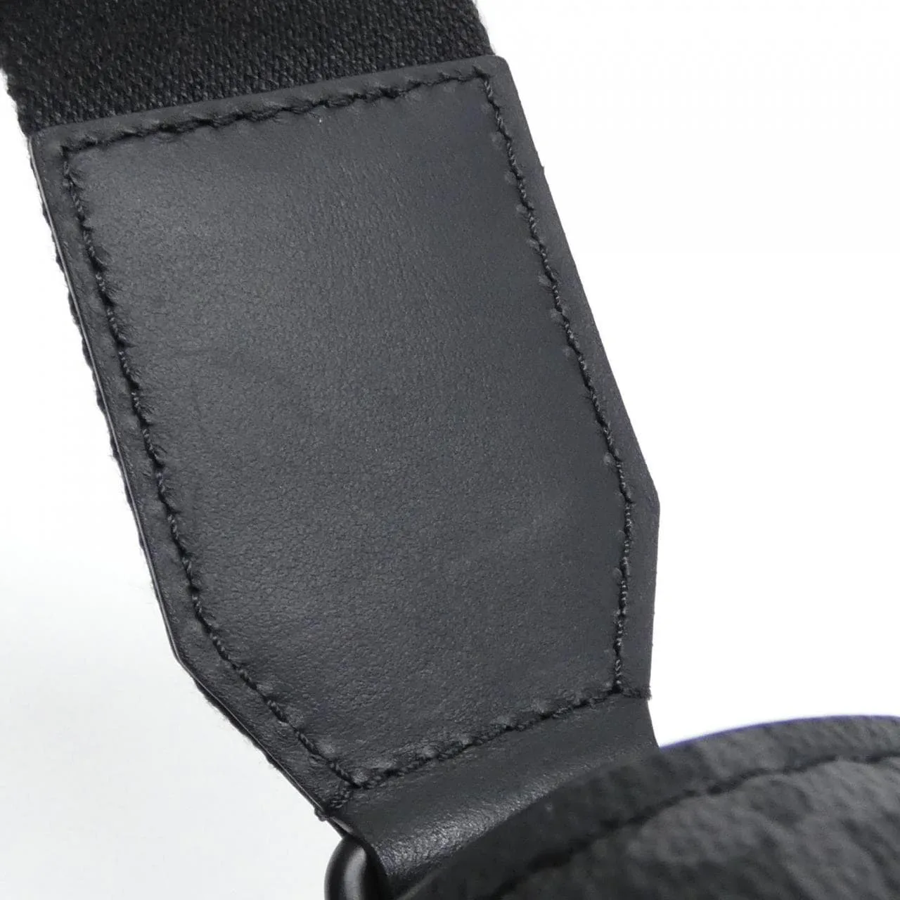 LOUIS VUITTON Eclipse M46794 肩背包 Monogram 5
