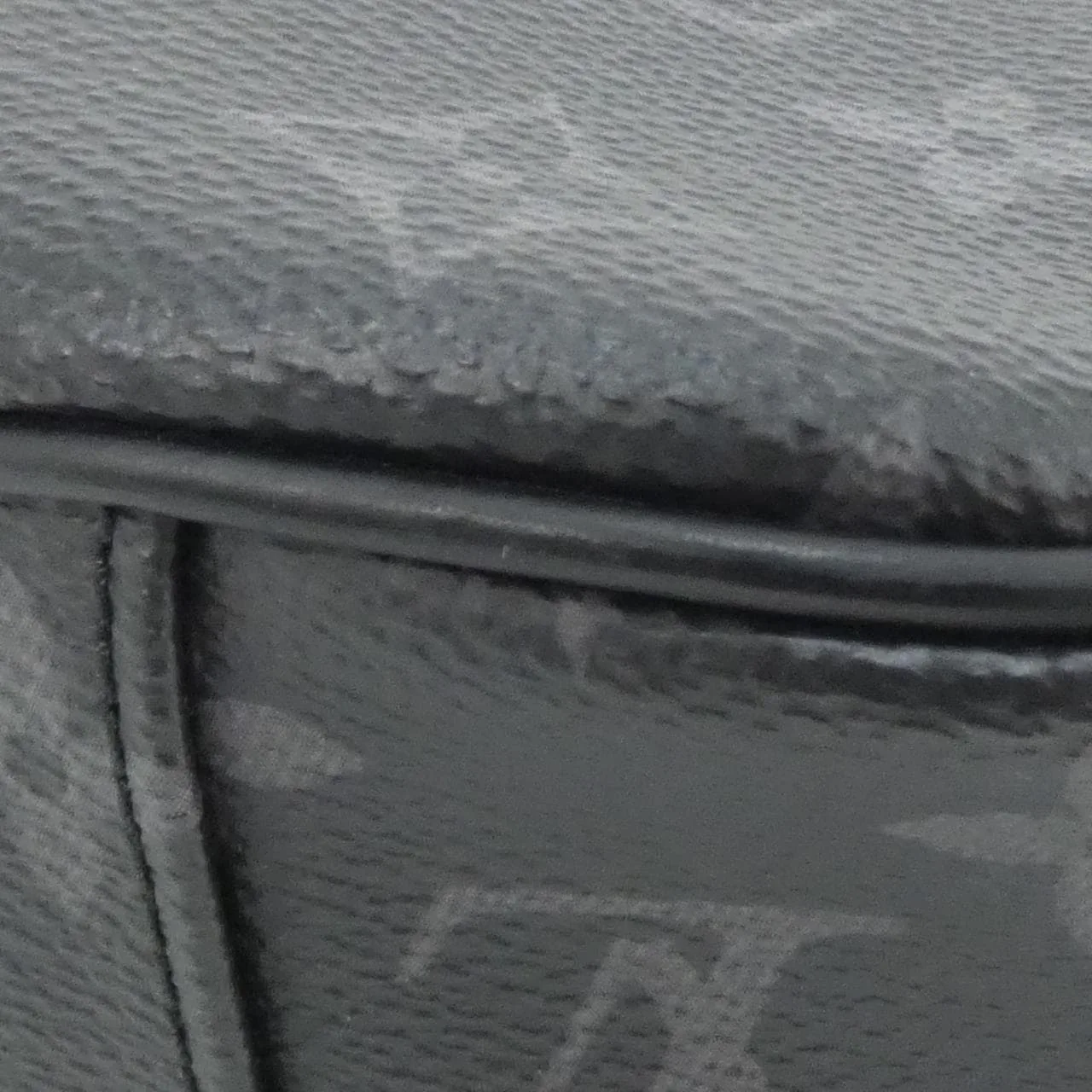 LOUIS VUITTON Eclipse M42906 肩背包 Monogram 3